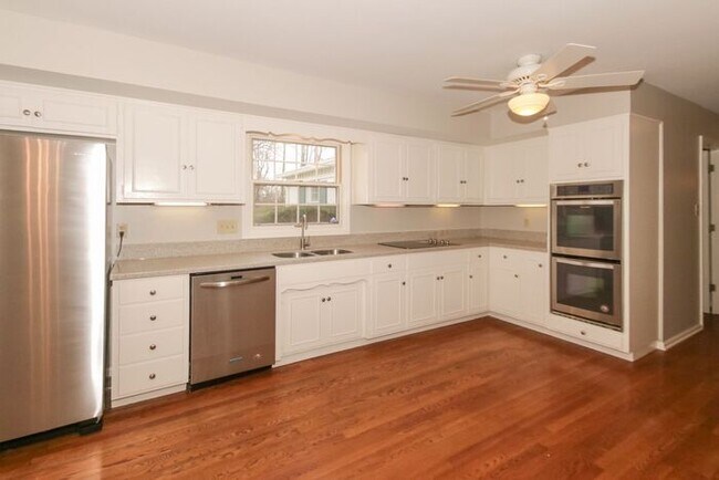 Building Photo - Large Wooded Lot in Carmel Clay Schools