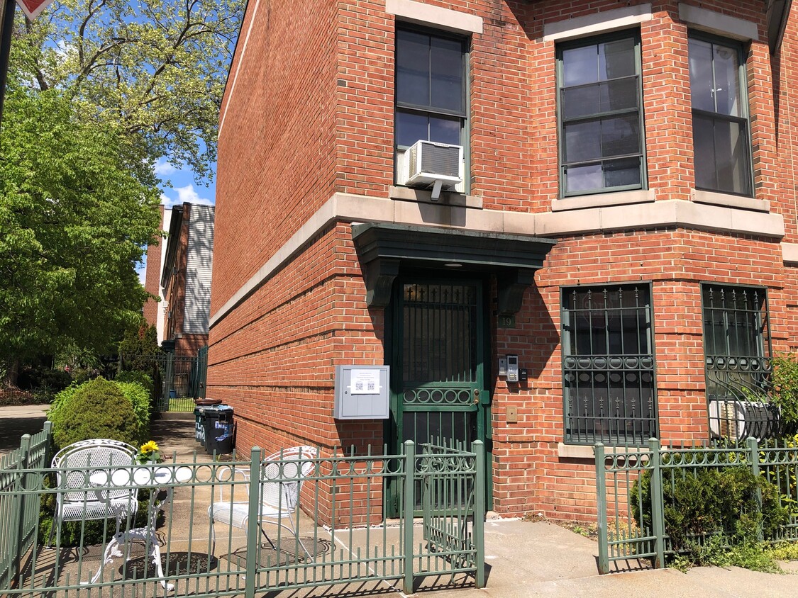 Primary Photo - 19 Atlantic Commons