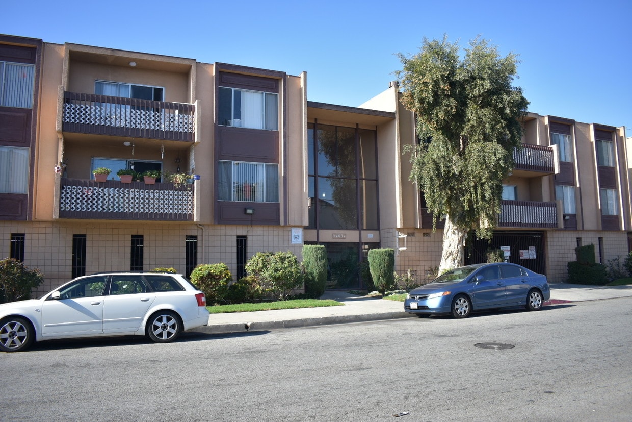 Primary Photo - 14031 Cerise Ave