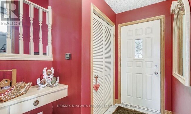 Photo du bâtiment - 851 Forks Rd E