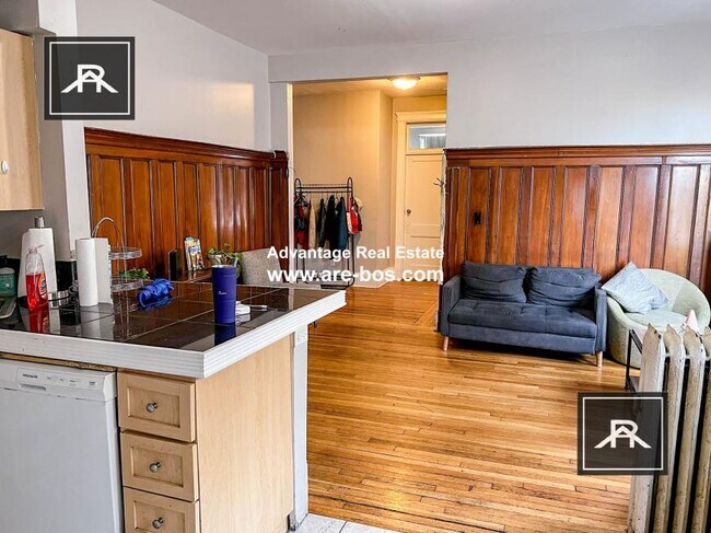 Foto del edificio - 4 bedroom in Allston MA 02134