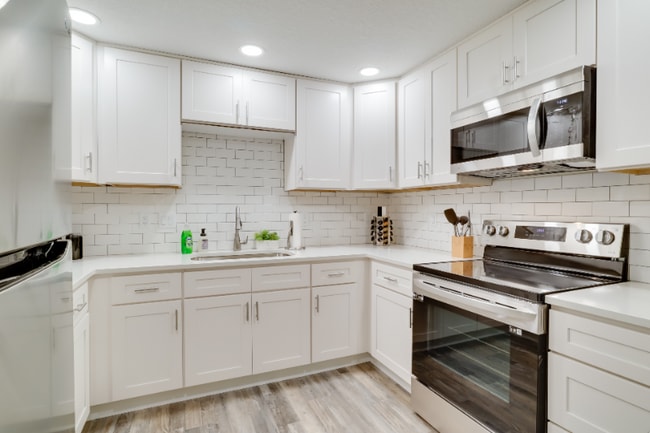 Building Photo - 2526 Wintergreen Ave NW