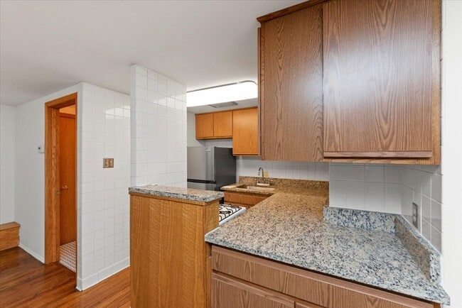 Foto del edificio - 534 W Belden Ave