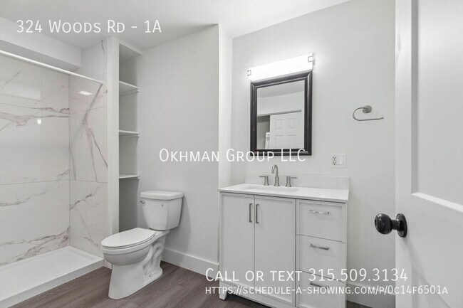 Foto del edificio - 324 Woods Rd