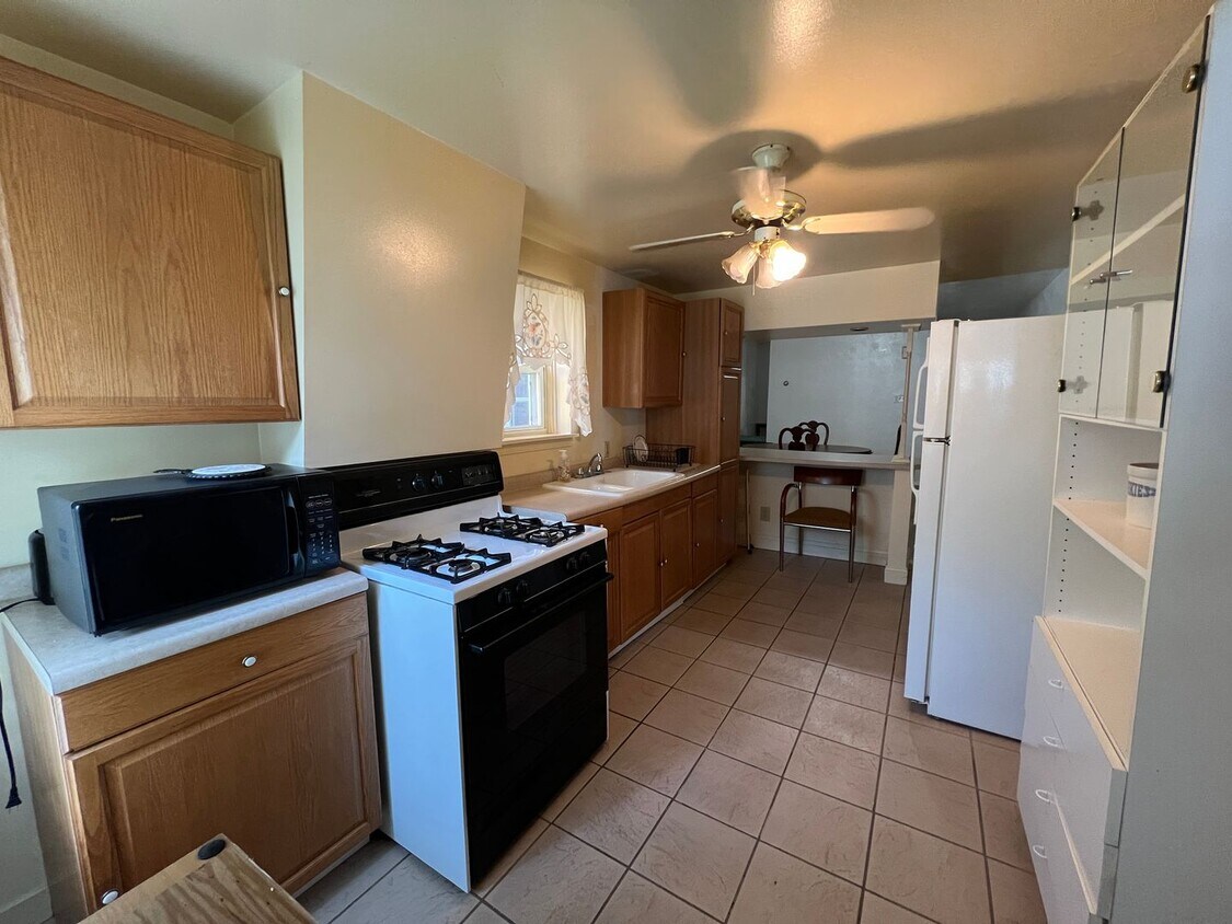 Foto principal - Sharpsburg - 3 BR House, Dining Room, Larg...
