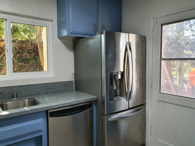 Cocina - 1627 Manning Ave