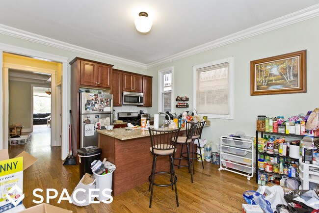Building Photo - 3554 W Wrightwood Ave