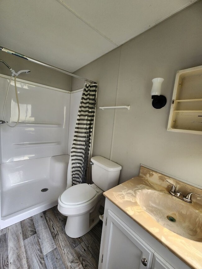 Building Photo - 654 SE 128th Ave