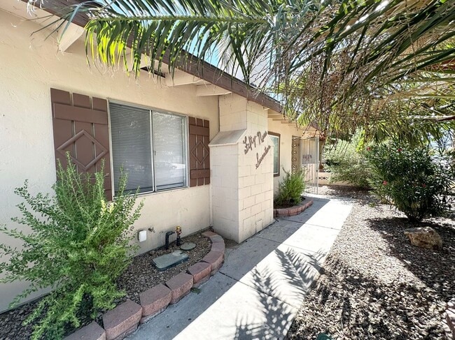 Building Photo - 5917 Alta Dr