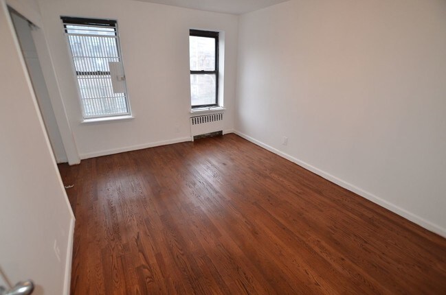 Foto del edificio - 247 E 2nd St