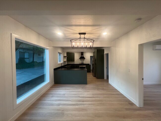 Building Photo - 2036 Placer St