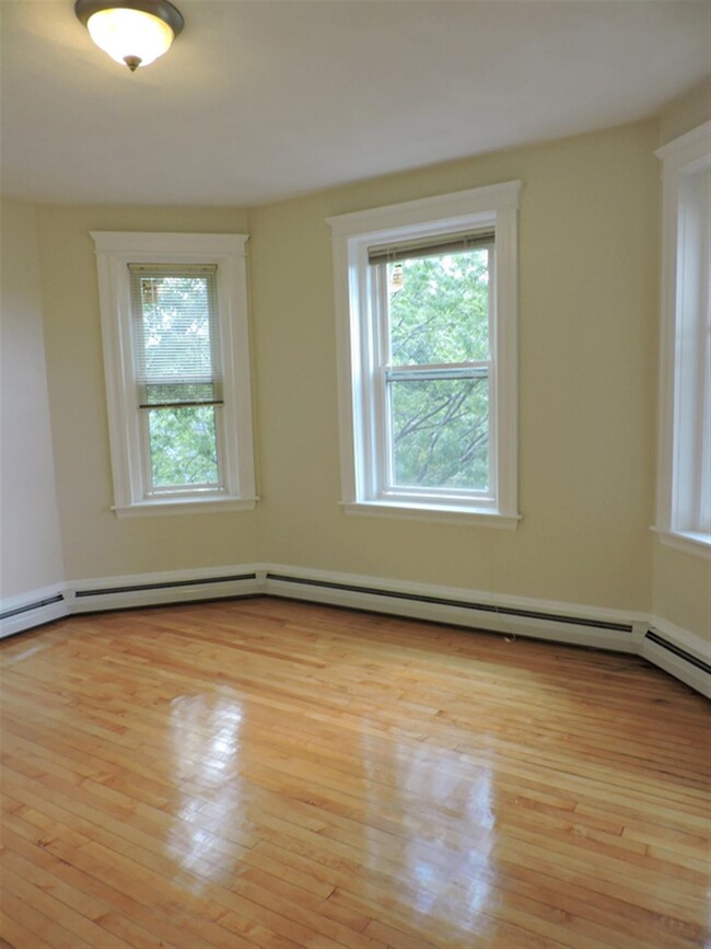 Building Photo - 274 Brookline St
