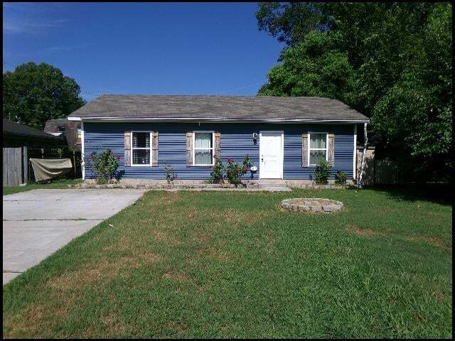 Building Photo - 306 Barnes St
