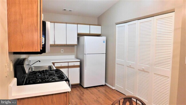 Building Photo - 1815 Vincenza Dr