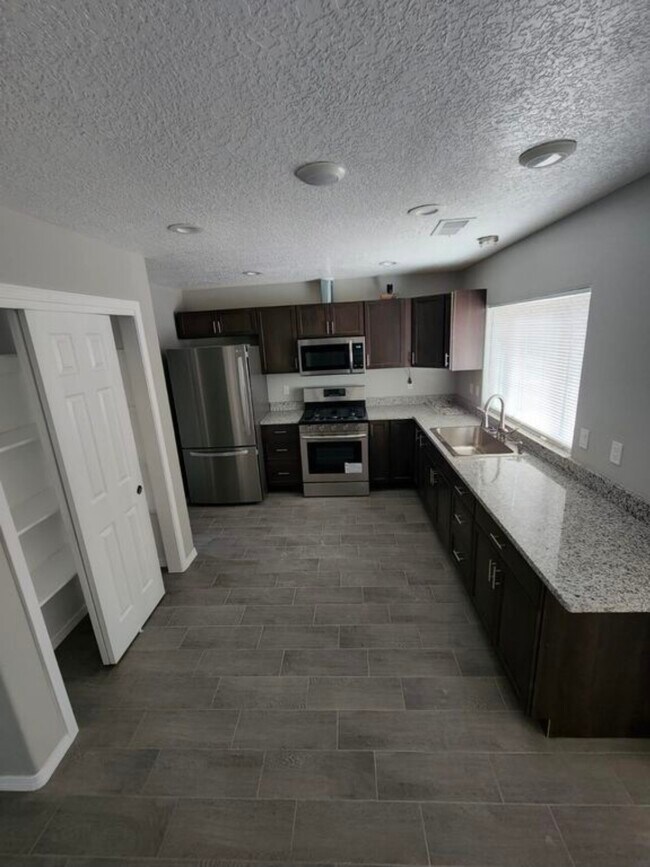 Foto del edificio - 315 Cornell Dr SE