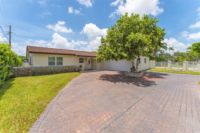 Foto del edificio - 4400 SW 89th Ave