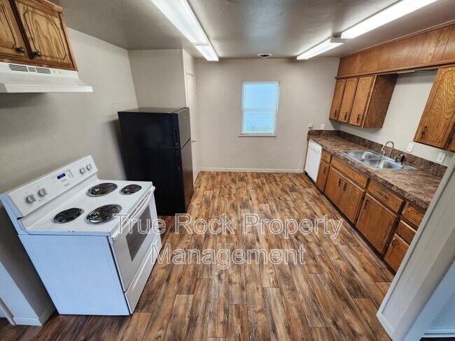 Foto del edificio - 1021 Hillside Dr