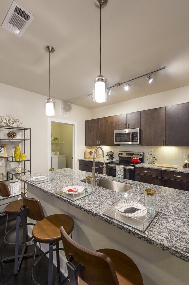 Building Photo - 3030 Bryan St