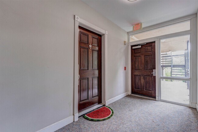 Foto del edificio - 4515 Briar Hollow Pl