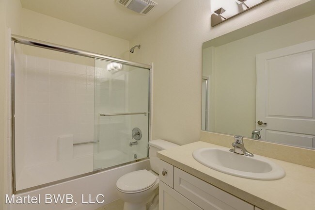 Foto del edificio - 910 N Martel Ave