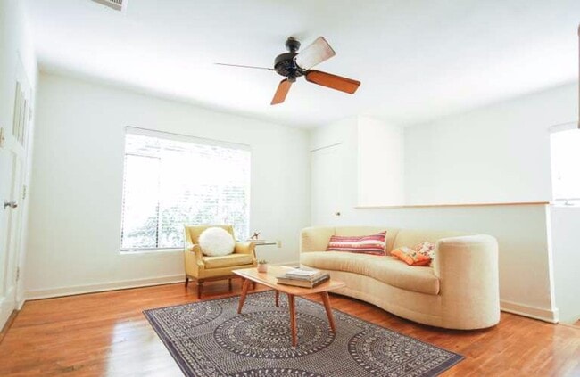 Foto del edificio - J01