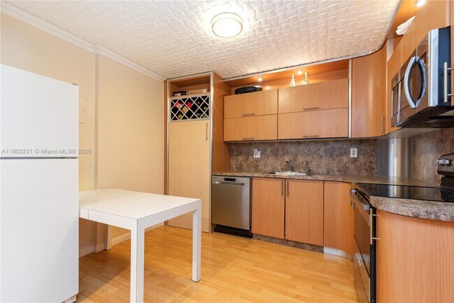 Foto del edificio - 230 174th St