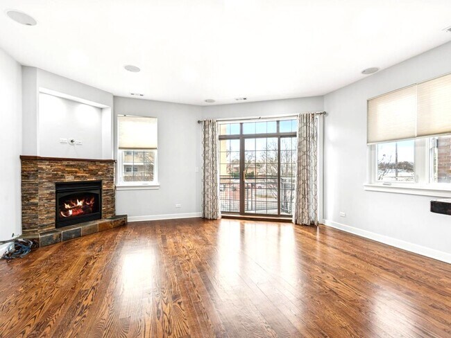 Foto del edificio - 7932 W Grand Ave