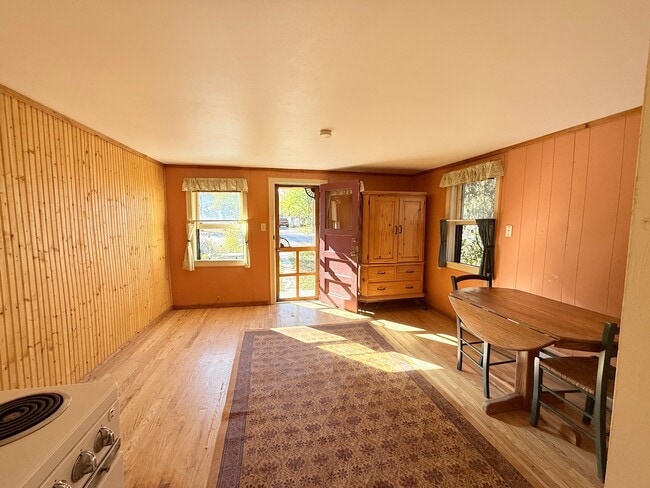 Building Photo - 425 E 100 N