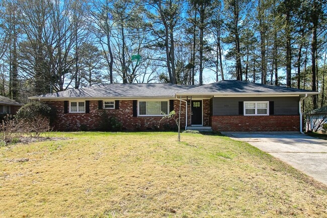 Foto del edificio - 3 bedroom 2 bath home in a great area filled with tons of extras you will LOVE!