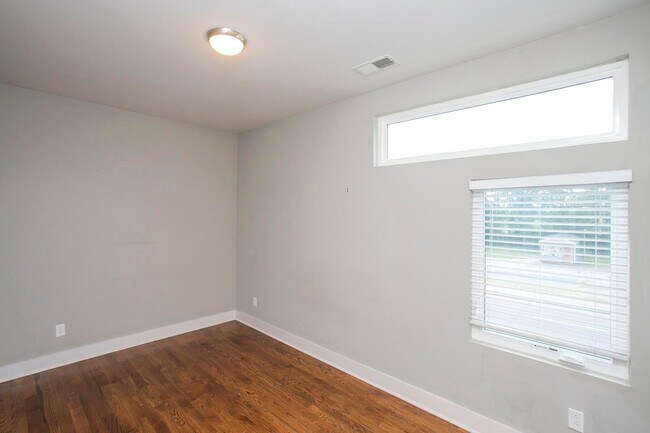Building Photo - 1025 Dickerson Pike