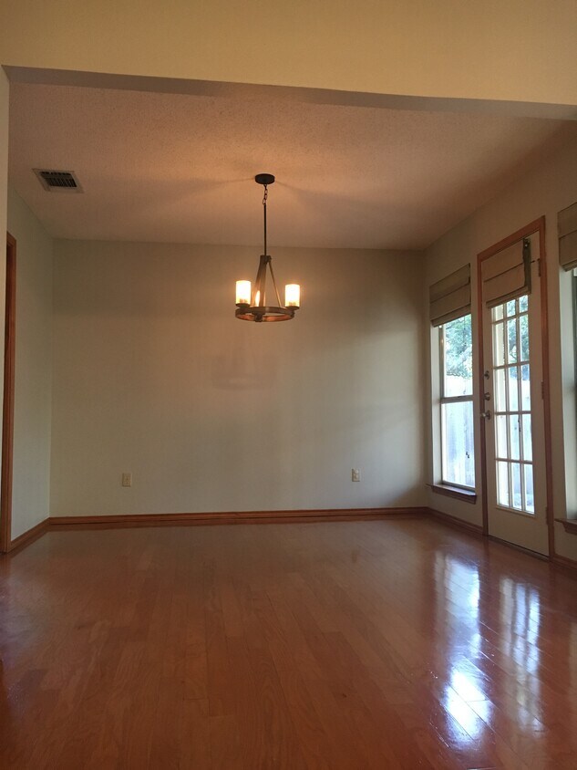 Primary Photo - 13722 Oak Pebble