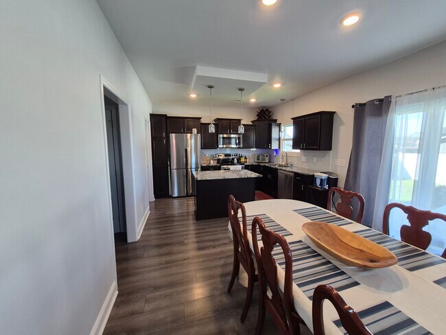 Cocina/Comedor - 207 King Rd