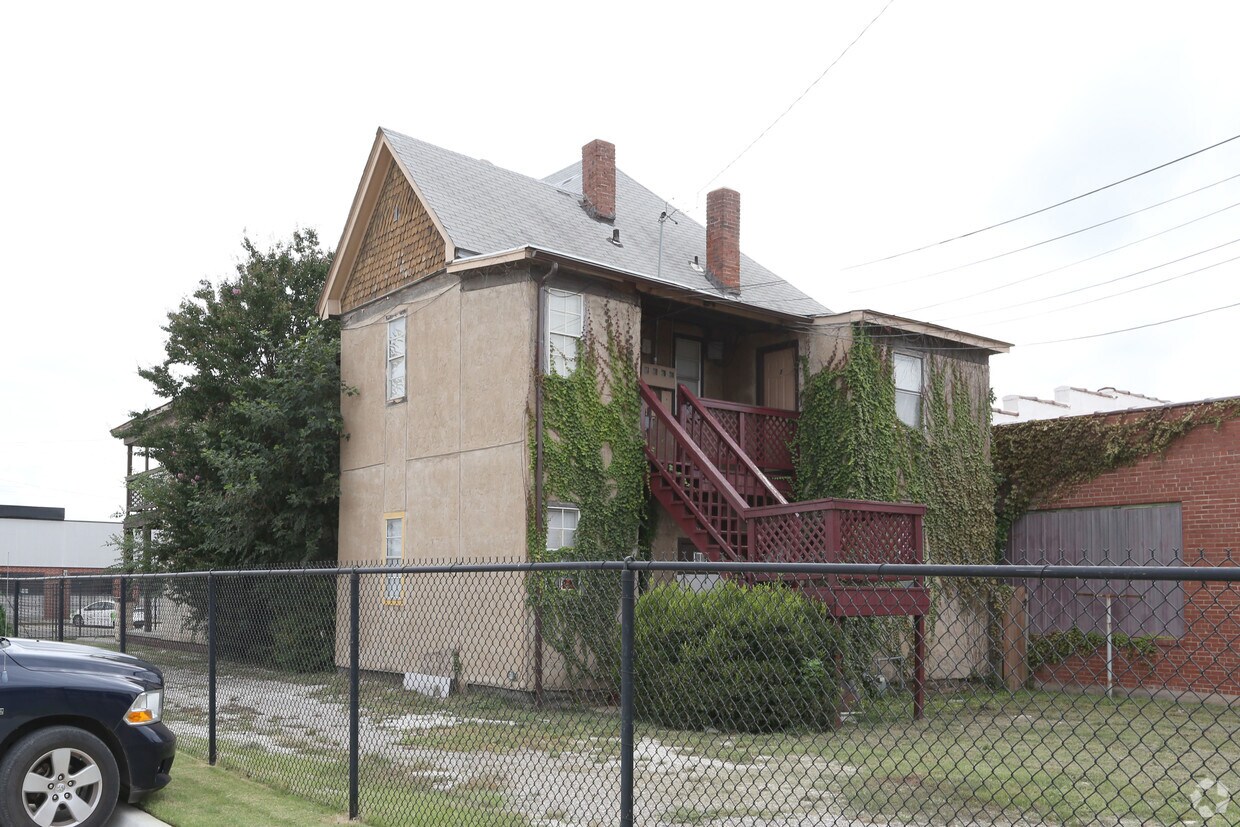 Building Photo - 617 W California Ave