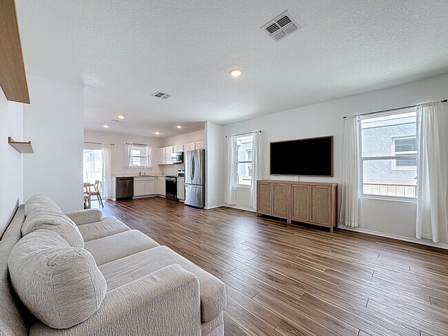 Foto del edificio - 13126 Cedar Elm Ln