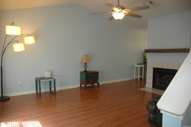 Building Photo - 46 Park Ridge Dr
