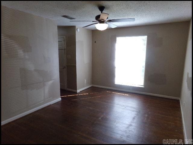 Building Photo - 8 Utica Ln