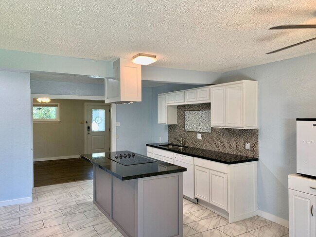 Foto del edificio - Delightful Two Bedroom near Maxey Park Pre...