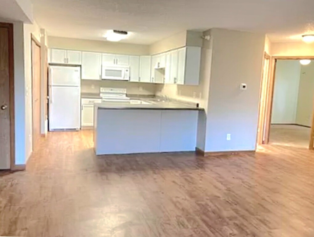 Primary Photo - 633 Kimberlite St