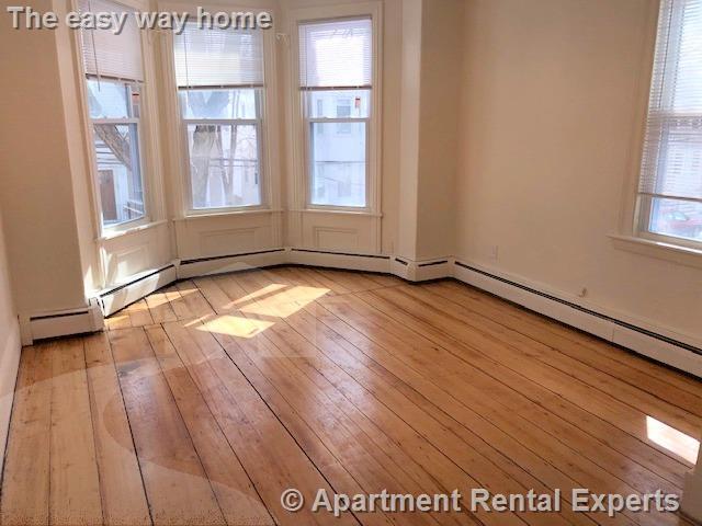 Foto principal - 379 Windsor St