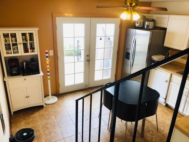 Building Photo - University City (UTC) 2BR/1BA CONDO @ GENE...