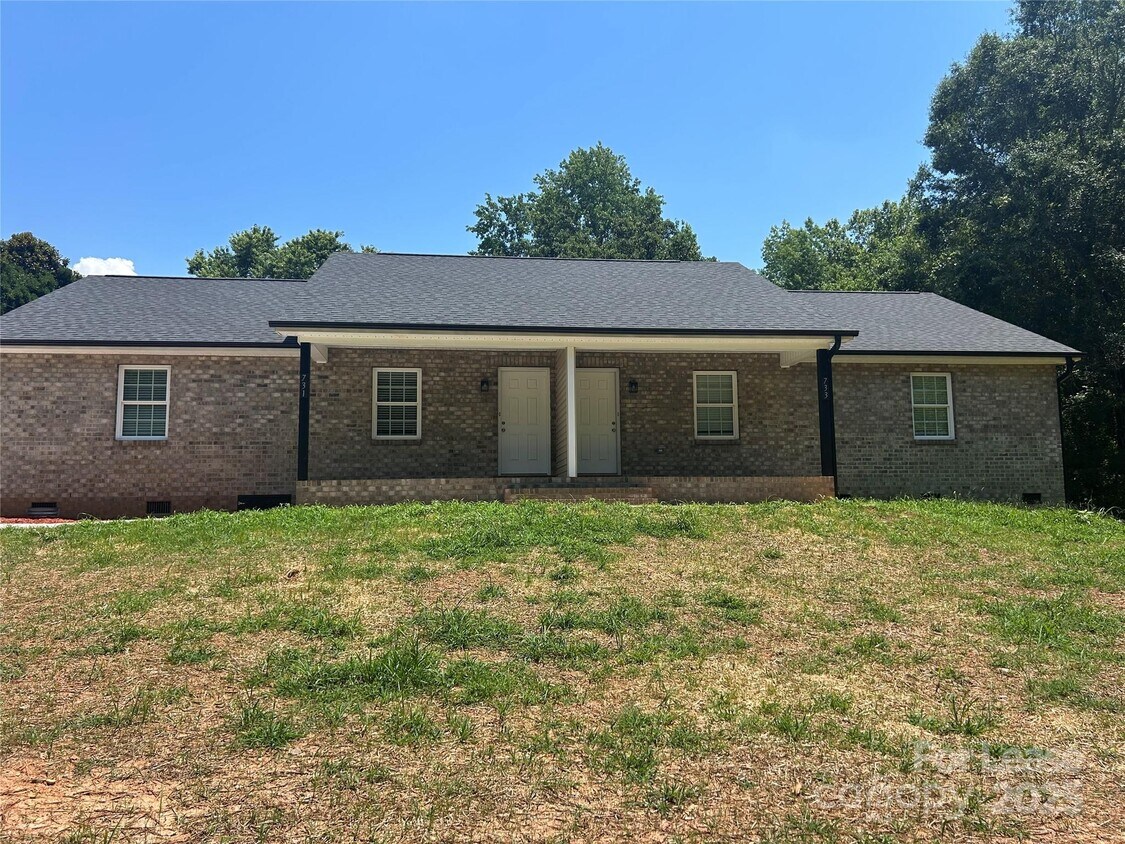 Foto principal - 733 3rd St