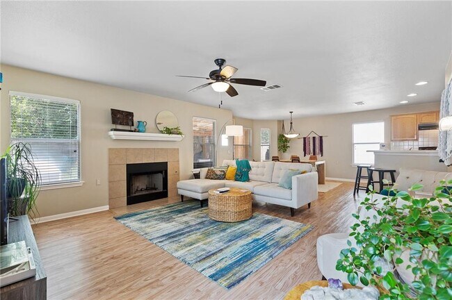 Foto del edificio - 5708 Steven Creek Way