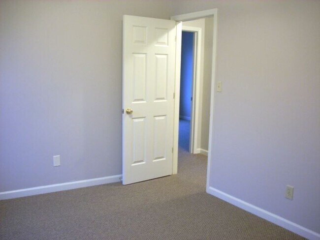 Building Photo - 716 Graftons Mill Ln
