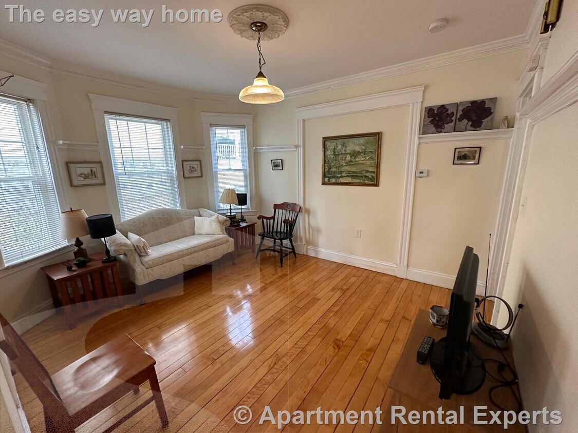 Primary Photo - 32 Walnut St