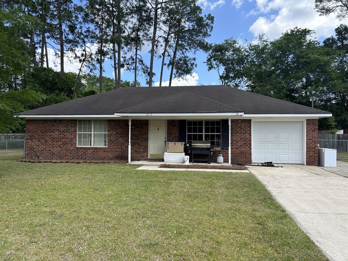 Primary Photo - 1012 Farr Ct