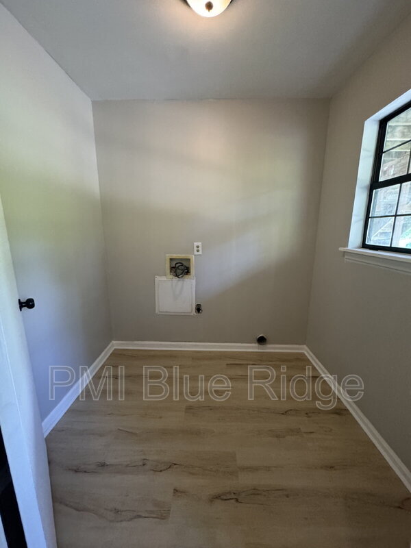 Foto del edificio - 2020 Somerset Dr