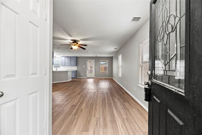 Foto del edificio - 7606 Hillsdale Park Ct