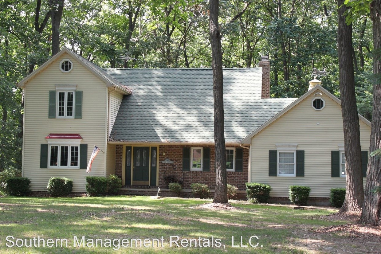 Primary Photo - 3 br, 2.5 bath House - 408 Oakwood Rd.