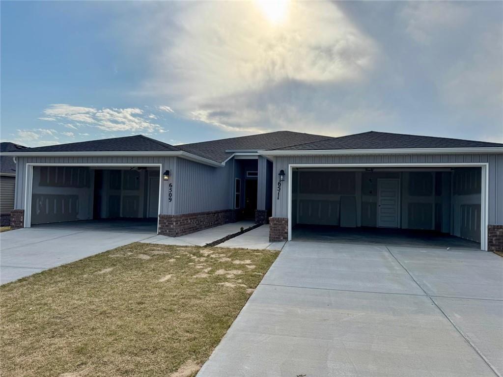 Foto principal - 6509 NW Vandergriff St