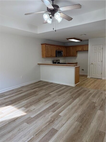 Building Photo - 1102 W 22nd Ave